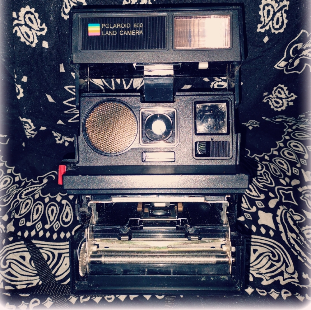 Polaroid 660 Sun camera